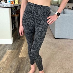 CRZ Yoga Gray/Black Cheetah Print Nakedfeel Leggings 25" Size S